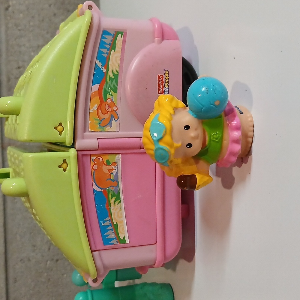 Fisher-Price Little People Cottage And Camper Replacements - Picture 3 of 9
